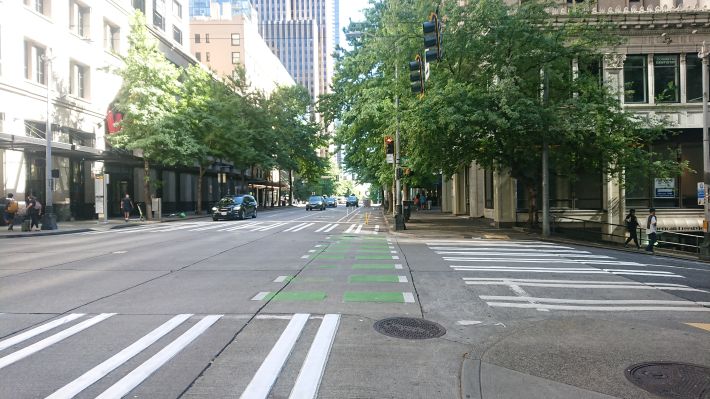 Red light at Seneca St on 4th Ave