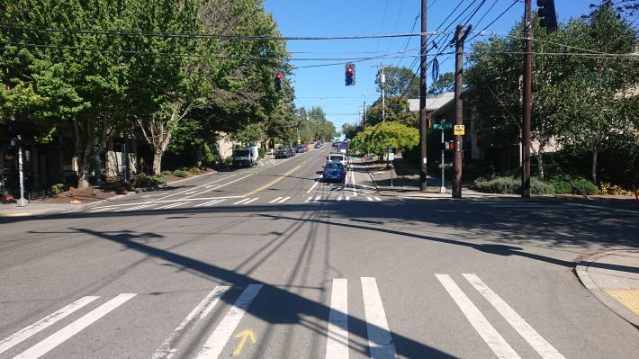 Red light at 14th Ave on Union St